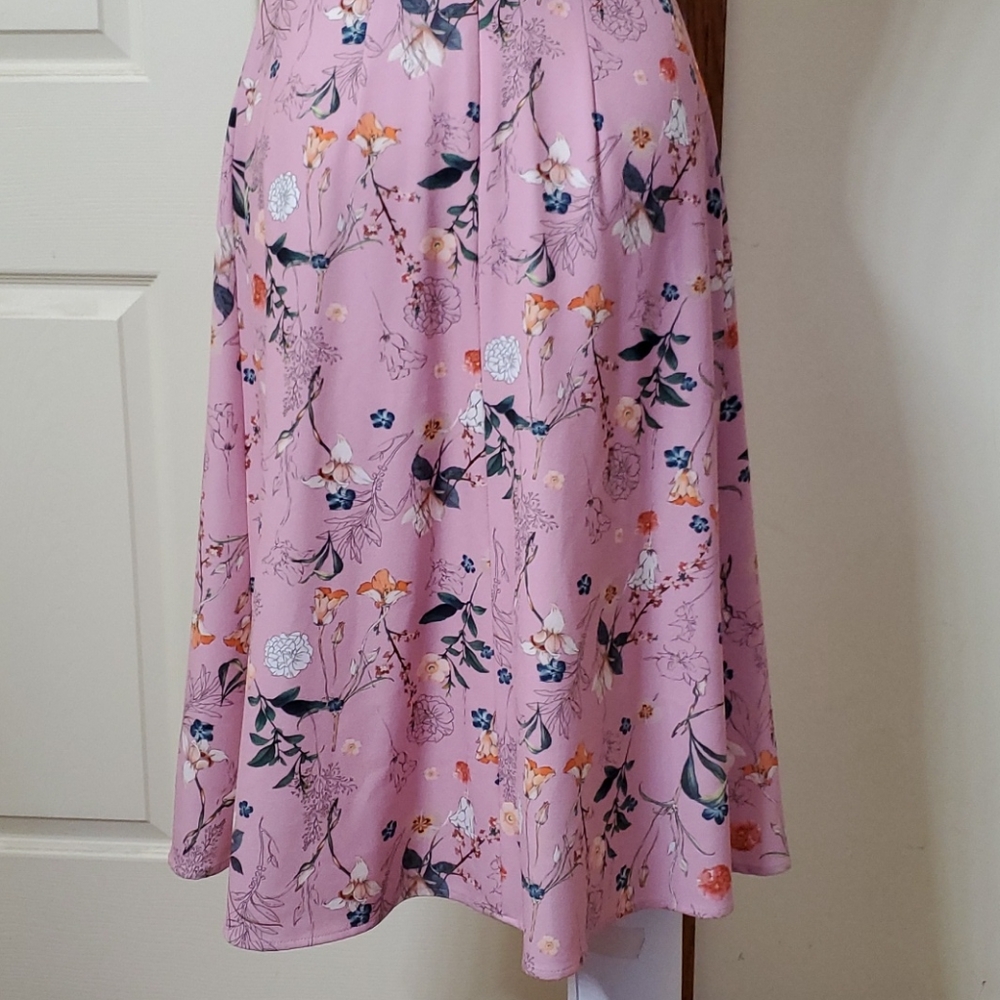 Dress - Picture 7 of 8